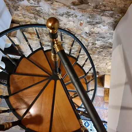 Kalata Willa Katouna